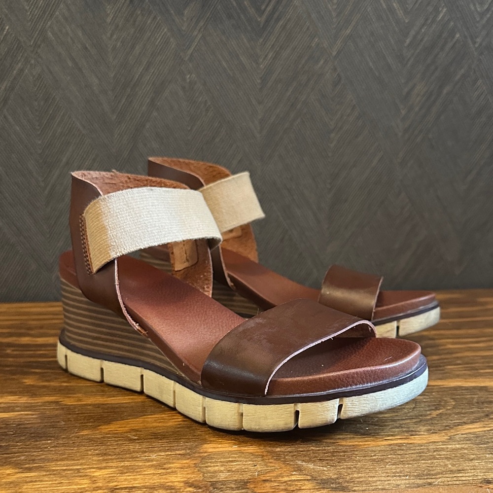 6.5M MIA Brown Leather Comfort Wedge Sandals